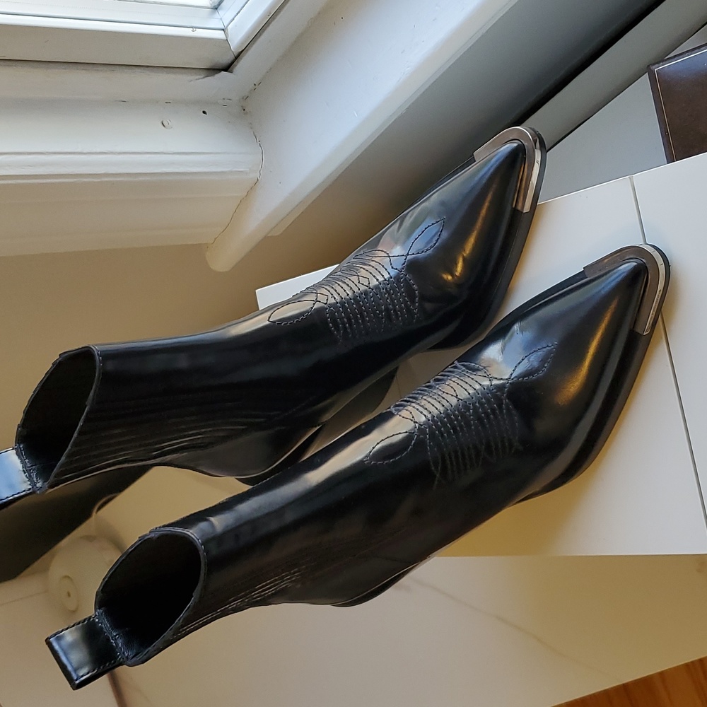 Paco Rabanne Chelsea Cowboy Boot Black Silver Toe size 38 7.5 8